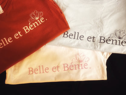 T-shirt à Manches courtes "Belle et Bénie."